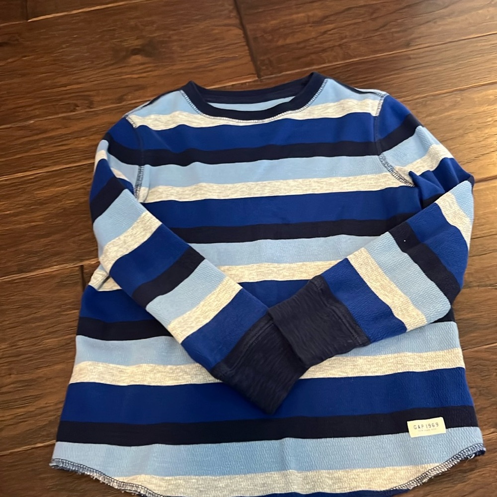 Gap shirt